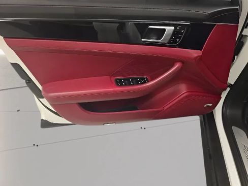 Used 2018 Porsche Panamera 4 AWD/4WD image 15