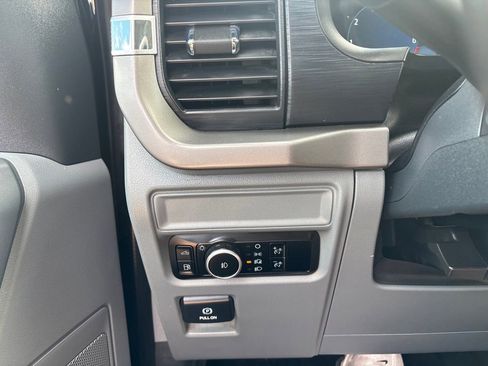Used 2024 Ford F150 XLT AWD/4WD image 19