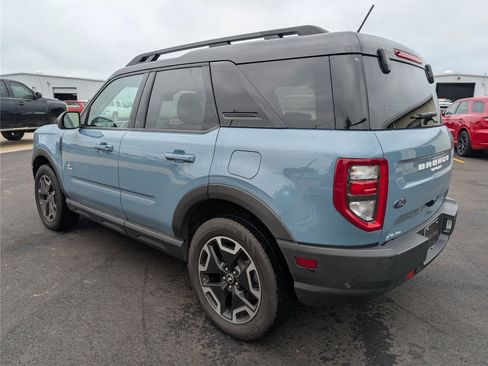 Used 2022 Ford Bronco Sport Outer Banks w/ Tech Package AWD/4WD image 3
