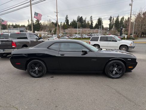 Used 2013 Dodge Challenger SXT w/ Sound Group image 7