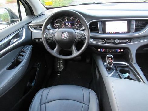 Used 2020 Buick Enclave Essence w/ Sound and Sites Package image 12