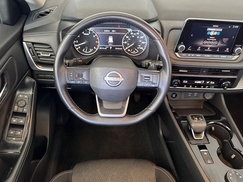 Used 2025 Nissan Rogue SV AWD/4WD image 29
