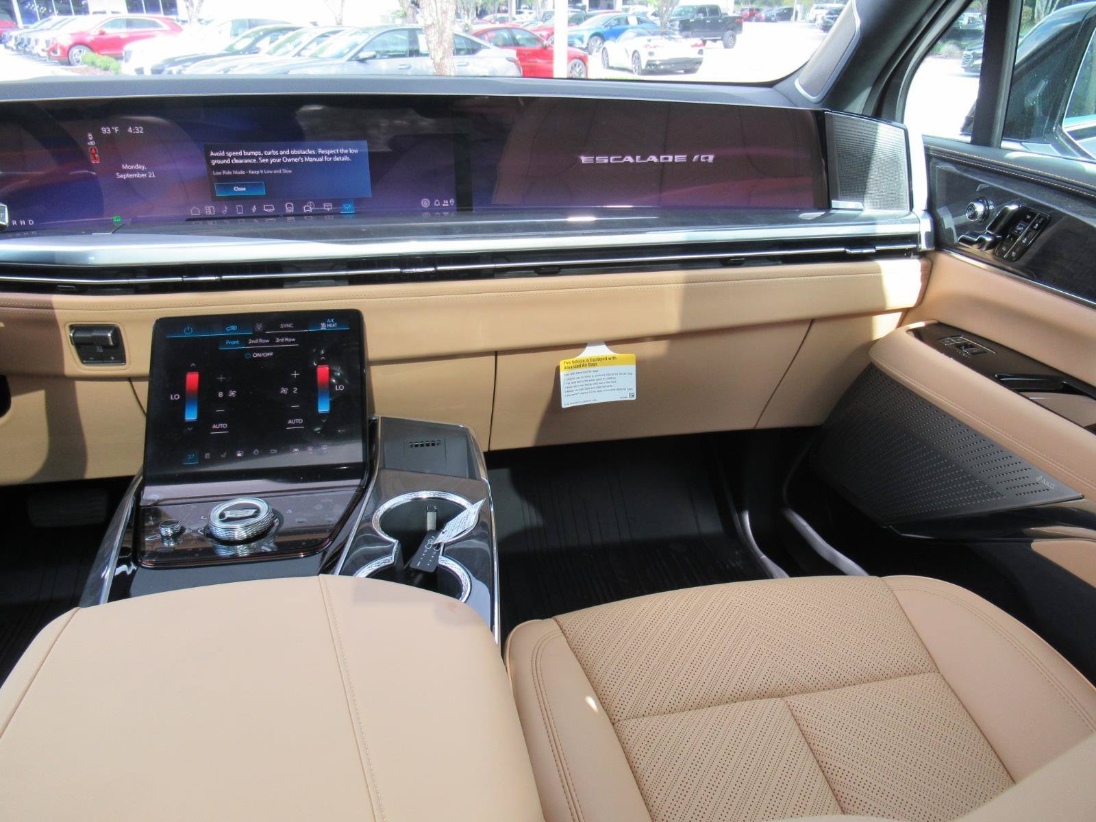 New 2026 Cadillac Escalade IQ Sport 2 w/ LPO, ONYX Package AWD/4WD image 15