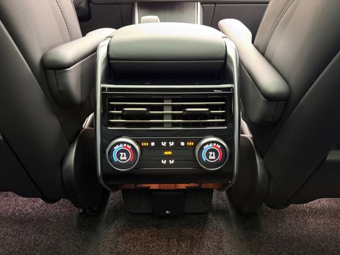 New 2026 Land Rover Range Rover SE AWD/4WD image 18