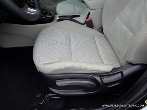 Used 2021 Kia Soul LX image 7