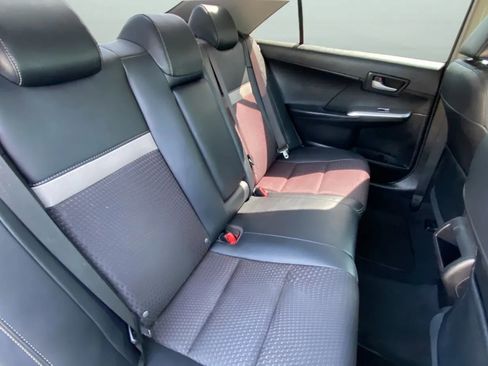 Used 2014 Toyota Camry SE FWD image 37