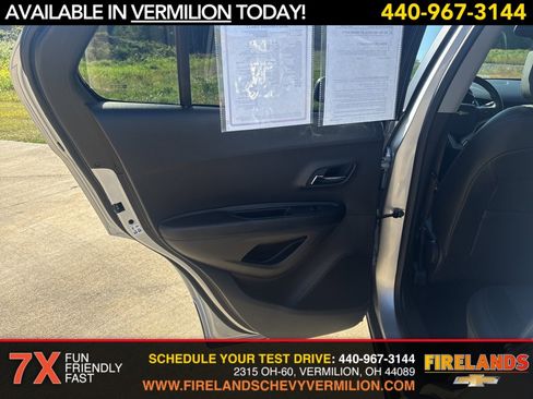 Certified 2022 Chevrolet Trax LT w/ LT Convenience Package image 34
