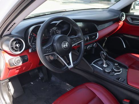 Used 2019 Alfa Romeo Giulia RWD image 21