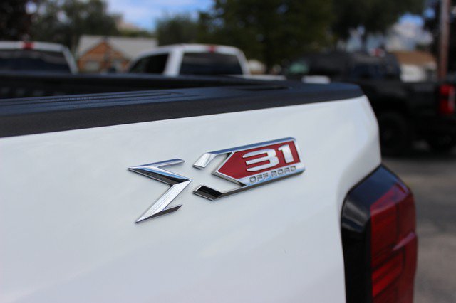 Used 2024 GMC Sierra 3500 SLE w/ SLE Convenience Package AWD/4WD image 5