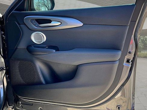 Used 2024 Alfa Romeo Tonale Ti image 36