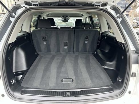 Used 2023 Jeep Grand Cherokee Laredo image 11