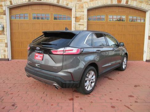 Used 2024 Ford Edge Titanium image 4