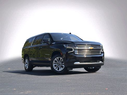 Used 2022 Chevrolet Suburban High Country AWD/4WD image 2