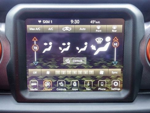 Used 2022 Jeep Gladiator Mojave w/ Cold Weather Group image 16