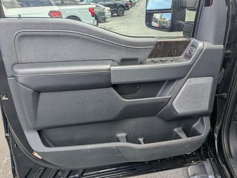 Used 2021 Ford F150 Lariat w/ Equipment Group 502A High AWD/4WD image 17