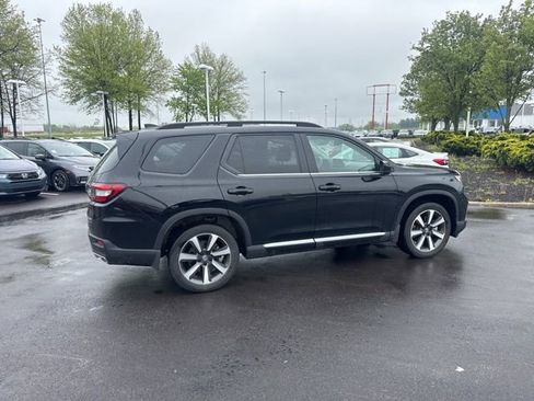 Used 2024 Honda Pilot Touring image 11