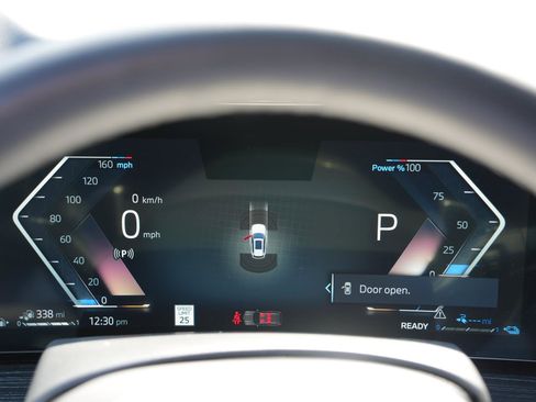 Used 2025 BMW X5 xDrive50e w/ M Sport Package image 18