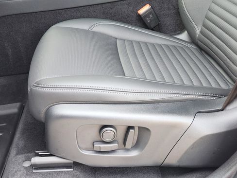 New 2025 Land Rover Discovery Sport Dynamic SE image 18