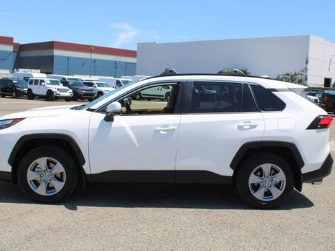 Used 2025 Toyota RAV4 XLE w/ Convenience Package FWD image 7