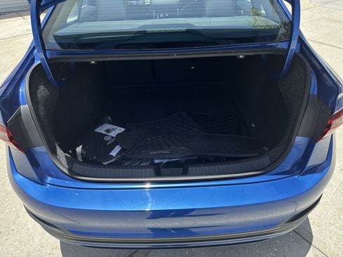Certified 2023 Volkswagen Jetta SE w/ Panoramic Sunroof Package FWD image 11