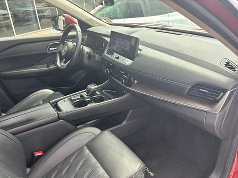 Used 2024 Nissan Rogue Platinum w/ Platinum Premium Package FWD image 12