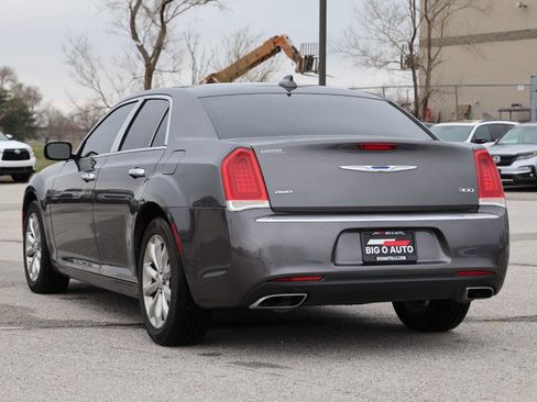 Used 2017 Chrysler 300 Limited w/ Value Package image 11