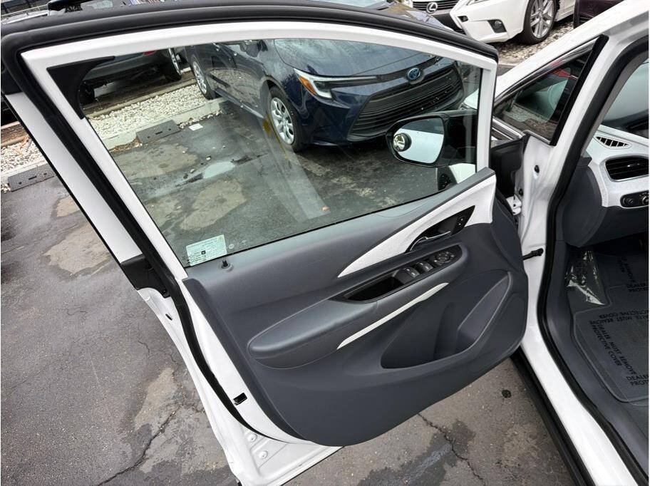Used 2017 Chevrolet Bolt LT FWD image 17