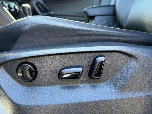 Used 2018 Volkswagen Tiguan SE image 26