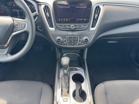 Used 2024 Chevrolet Malibu LT FWD image 11