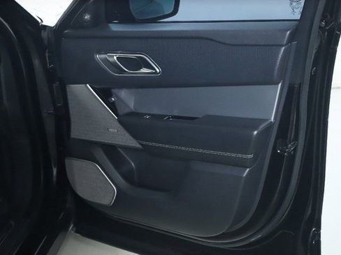 Certified 2019 Land Rover Range Rover Velar R-Dynamic SE AWD/4WD image 34