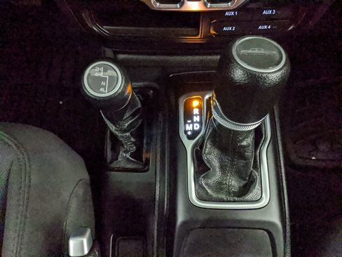Used 2020 Jeep Gladiator Sport w/ Quick Order Package 24S AWD/4WD image 13