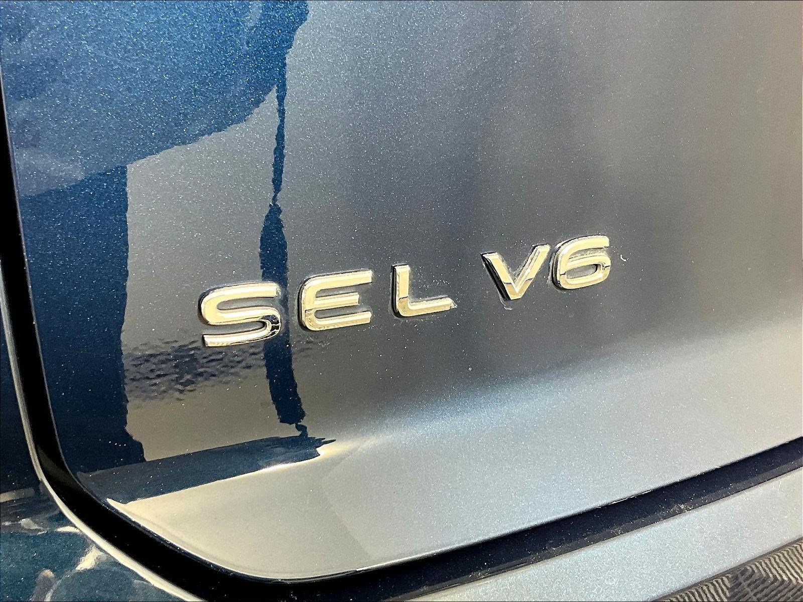 Used 2023 Volkswagen Atlas Cross Sport SEL R-Line AWD/4WD image 24