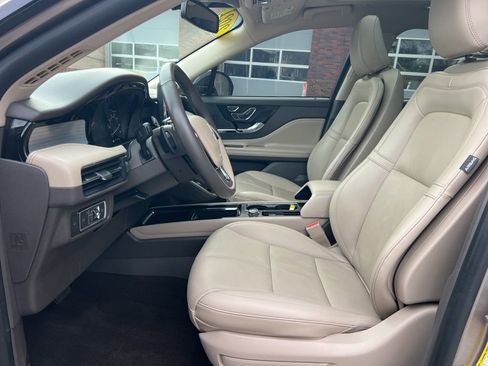 Used 2021 Lincoln Corsair AWD w/ Premium Package image 13