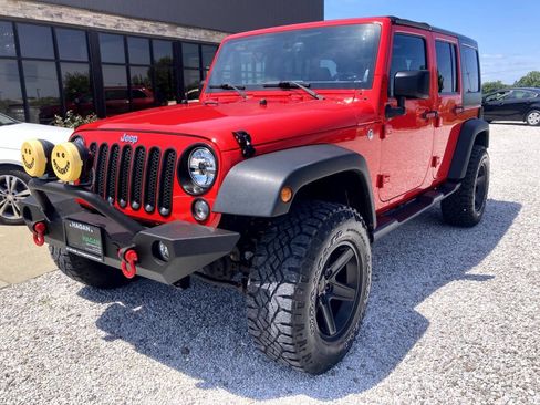 Used 2015 Jeep Wrangler Unlimited Sport w/ Quick Order Package 24S AWD/4WD image 2