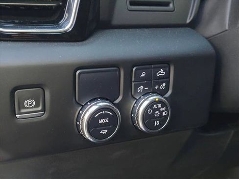Used 2022 GMC Sierra 1500 Denali RWD image 9