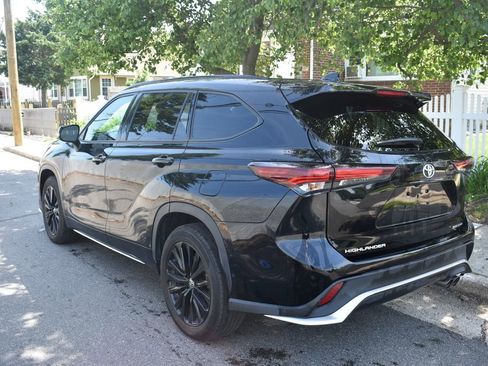 Used 2025 Toyota Highlander XSE AWD/4WD image 7