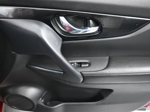 Used 2022 Nissan Rogue Sport SL image 40