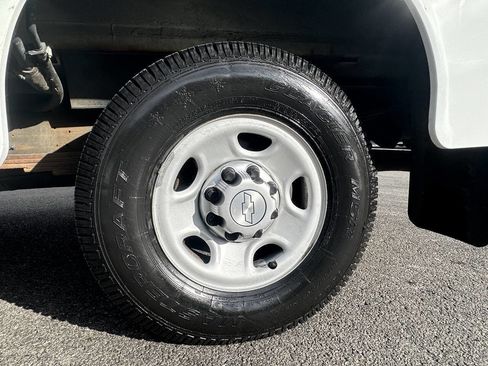 Used 2015 Chevrolet Express 3500 image 22