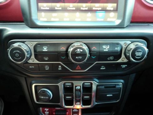 Used 2022 Jeep Wrangler Unlimited Rubicon image 38