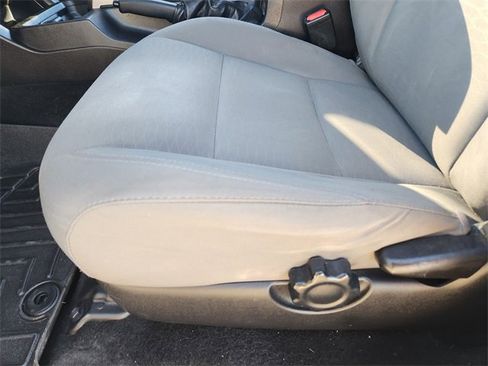 Used 2016 Toyota Tacoma SR5 w/ SR5 Appearance Package (SN) image 23