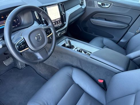 Used 2025 Volvo XC60 B5 Plus image 9