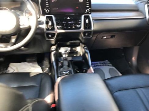 Certified 2022 Kia Sorento S w/ Panoramic Sunroof Package AWD/4WD image 28