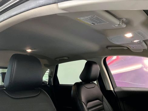 Used 2020 Ford Edge SEL image 28