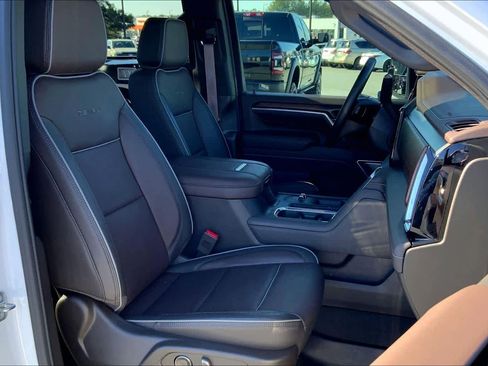 Used 2024 GMC Sierra 2500 Denali w/ Denali Reserve Package image 9