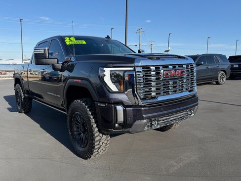 Used 2024 GMC Sierra 2500 Denali w/ Denali Reserve Package AWD/4WD image 1