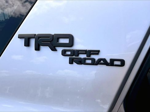 Used 2024 Toyota 4Runner TRD Off-Road Premium w/ Off Road Premium Plus Package AWD/4WD image 10