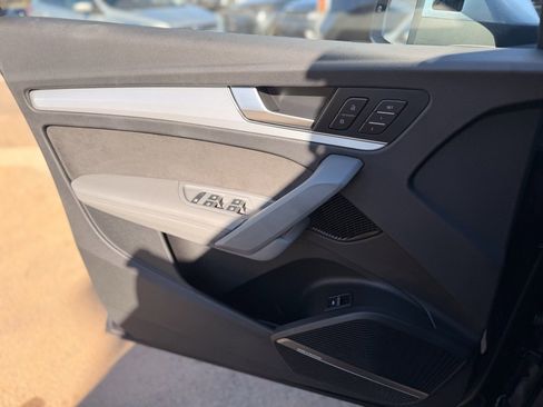 Used 2018 Audi SQ5 Prestige w/ Prestige Package image 19