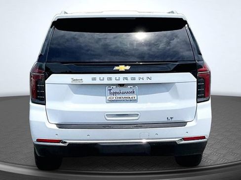 Used 2025 Chevrolet Suburban LT AWD/4WD image 5