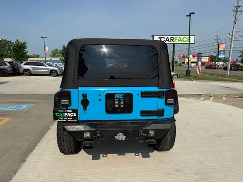 Used 2017 Jeep Wrangler Sport AWD/4WD image 10