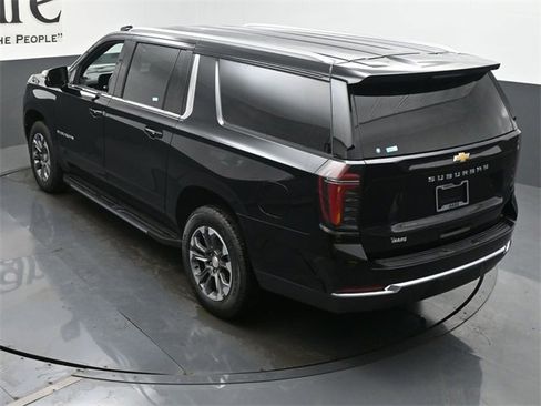 New 2025 Chevrolet Suburban LS image 20
